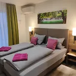 Gaestehaus Stock Wasserfall Hotel Friedrichshafen
