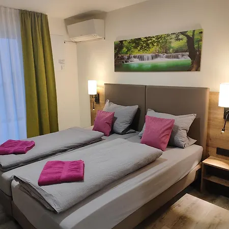 Gaestehaus Stock Wasserfall Hotel Friedrichshafen