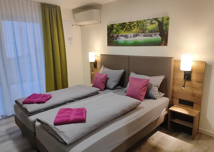 Gaestehaus Stock Wasserfall Hotel Friedrichshafen